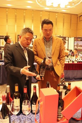 歐亞春酒業攜西班牙寶嵐酒莊大中華區大使星城長沙推廣葡萄酒文化